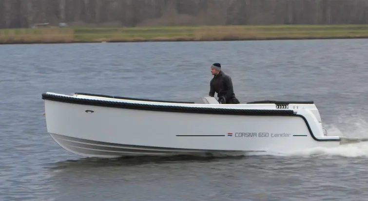 Foto von der Corsiva 650 Tender